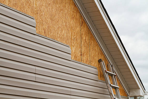 24/7 Emergency Vinyl Siding experts in Lawrence, MA